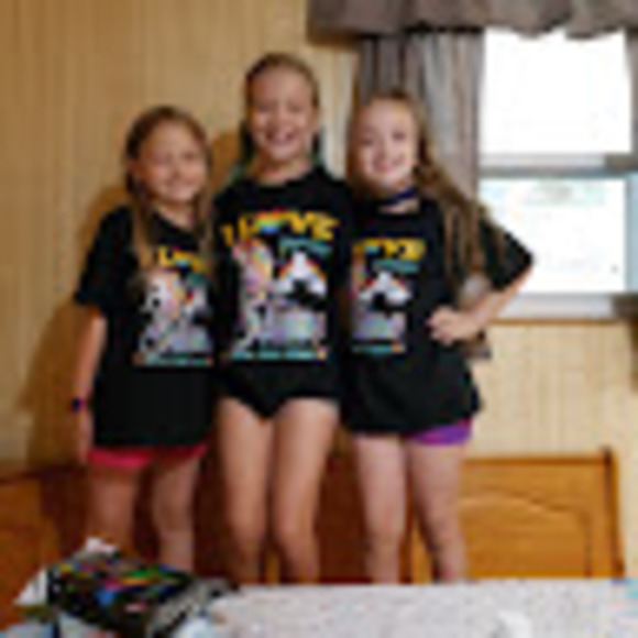 Meet your Posher, Venessa - Picture 1 of 1